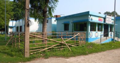 সাইনবোর্ড সর্বস্ব বাগদা আদর্শ আয়ুষ স্বাস্থ্যকেন্দ্রে আছে আয়ুর্ব্বেদিক উদ্যান, কিন্ত সেই উদ্যানে নেই কোন ঔষধি গাছ, সেখানে দেখাও মেলে না কোন আয়ুর্ব্বেদিক ডাক্তার বাবুর