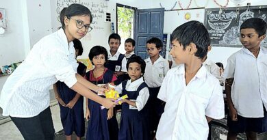 সৌভ্রাতৃত্বের বার্তা নিয়ে স্কুলে একটি প্রযোজনা’র রাখি বন্ধন উৎসব।