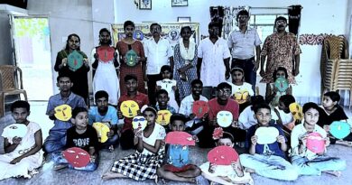 স্বাধীনতা দিবস উপলক্ষে টাকির অন্যতম নাট্যদল, ‘আমরা অমলকান্তি’ ও ‘টাকি রিক্রিয়েশন ক্লাবের’ যৌথ উদ্যোগে জাতীয় পতাকা উত্তোলন ও স্বাধীনতা আন্দোলনের বীর শহীদদের প্রতি শ্রদ্ধা জ্ঞাপন