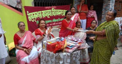 ঠাকুরনগর রামকৃষ্ণ বিবেকানন্দ  সেবাশ্রমের পক্ষ থেকে বস্ত্র দান