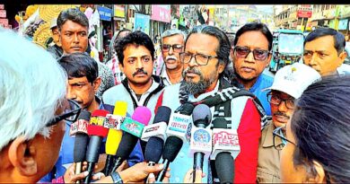 মুর্শিদাবাদে সাংবাদিক নিগ্রহের প্রতিবাদে বারাসাত প্রেসক্লাবের নীরব মিছিল